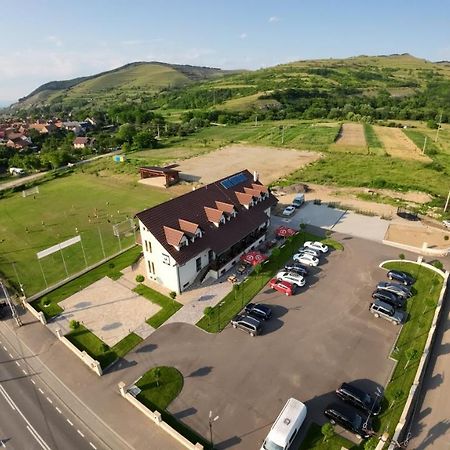 Martini Restaurant & Cazare Sebesel Exteriör bild
