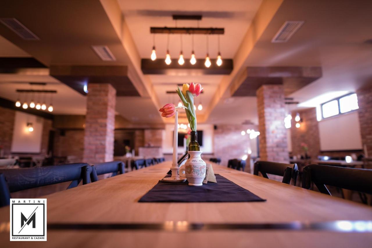 Martini Restaurant & Cazare Sebesel Exteriör bild