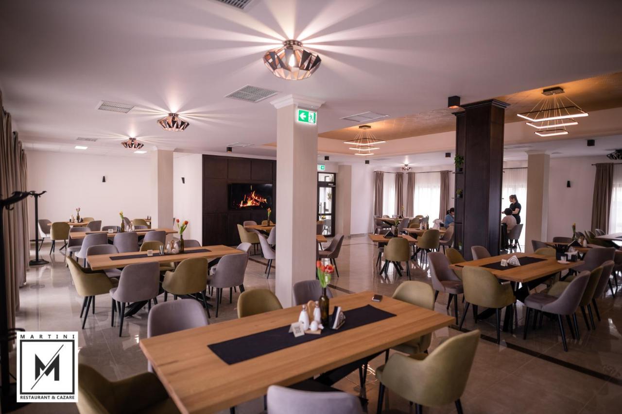 Martini Restaurant & Cazare Sebesel Exteriör bild