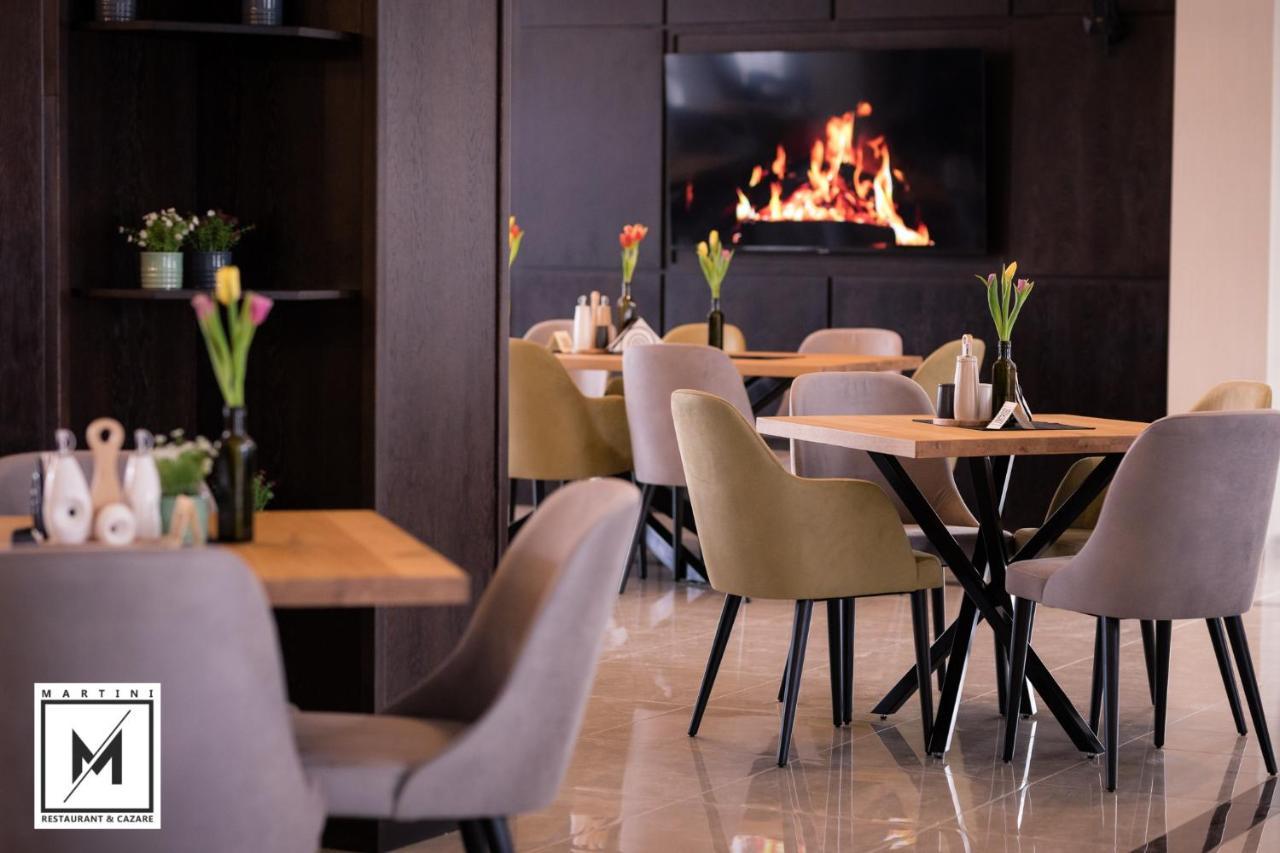 Martini Restaurant & Cazare Sebesel Exteriör bild