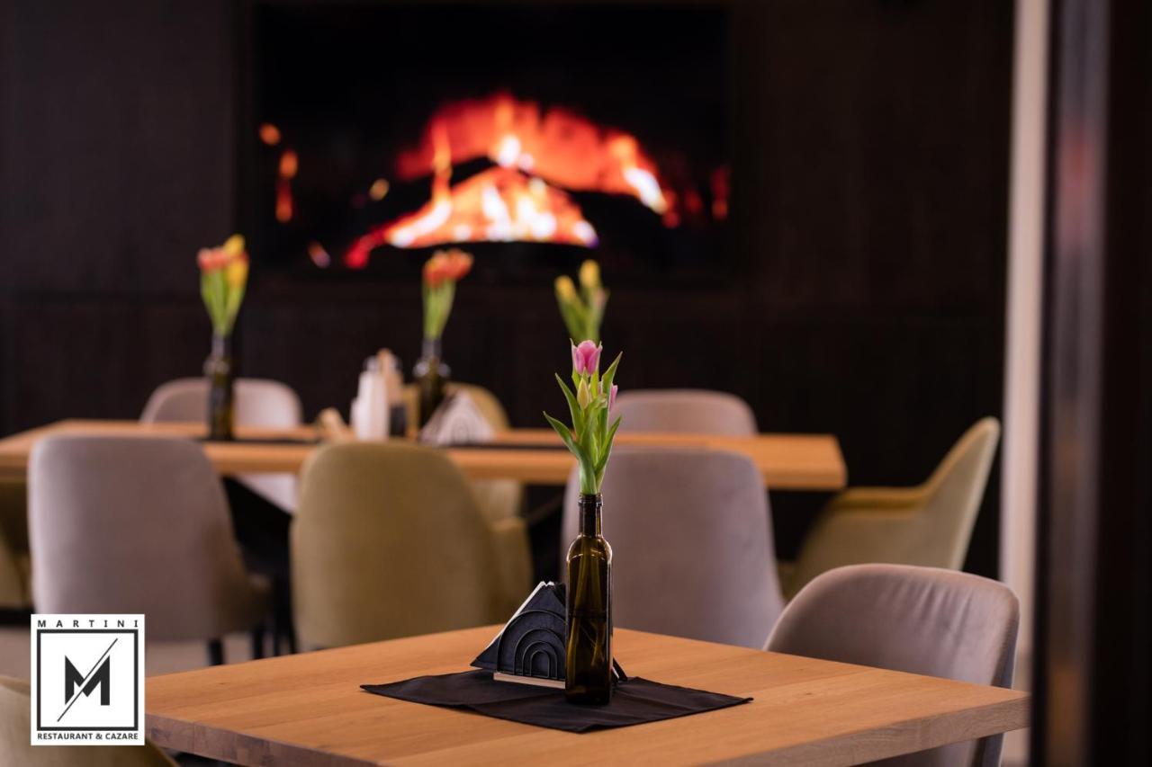 Martini Restaurant & Cazare Sebesel Exteriör bild