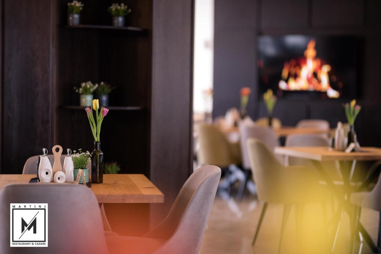 Martini Restaurant & Cazare Sebesel Exteriör bild