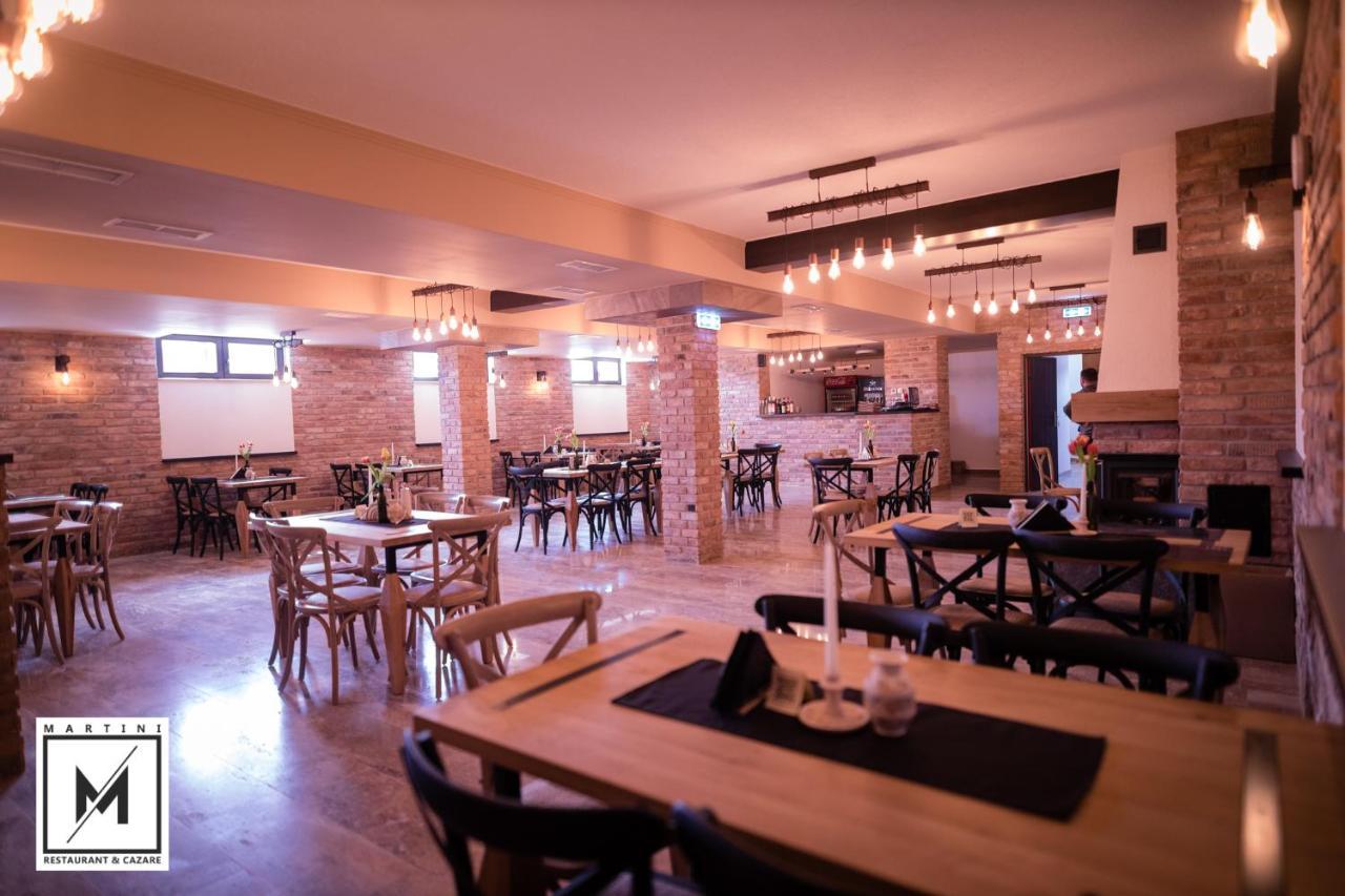 Martini Restaurant & Cazare Sebesel Exteriör bild