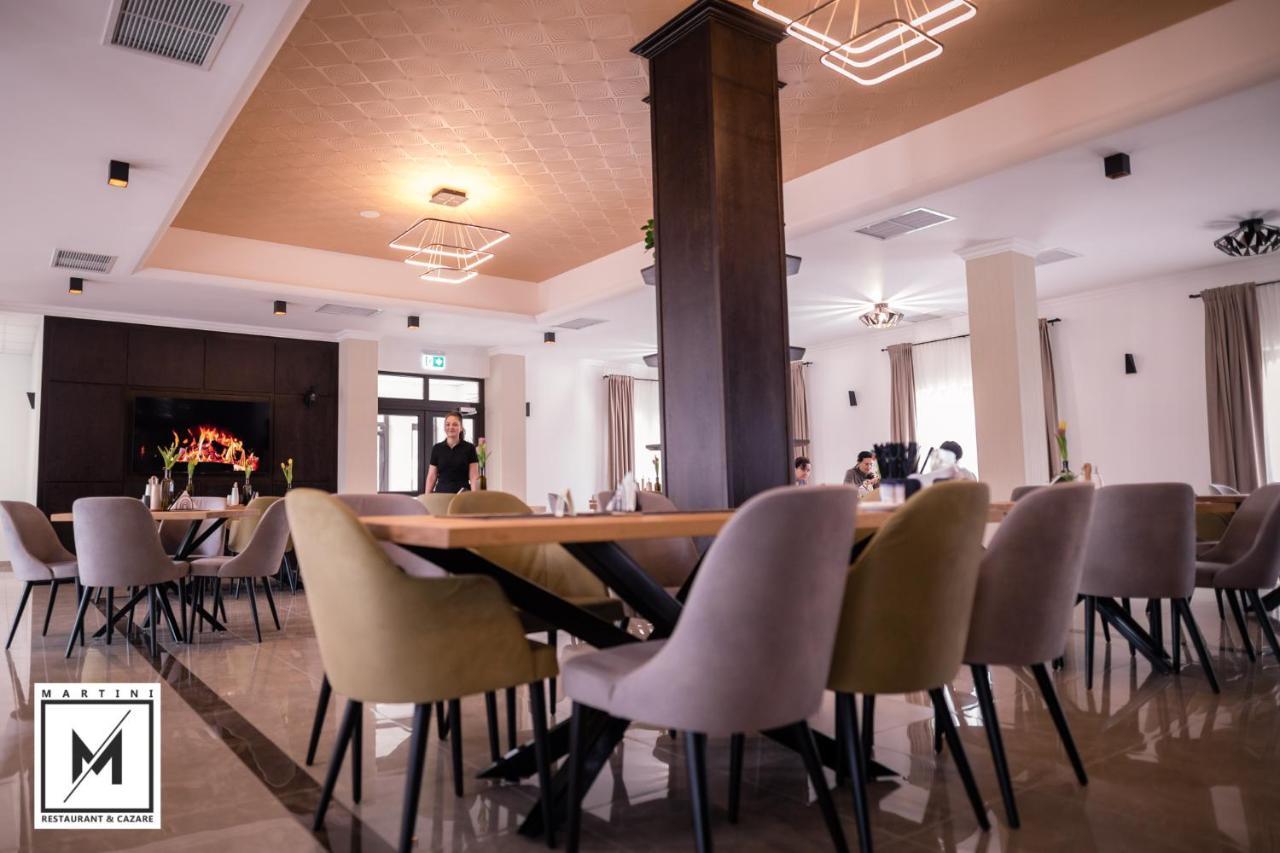 Martini Restaurant & Cazare Sebesel Exteriör bild