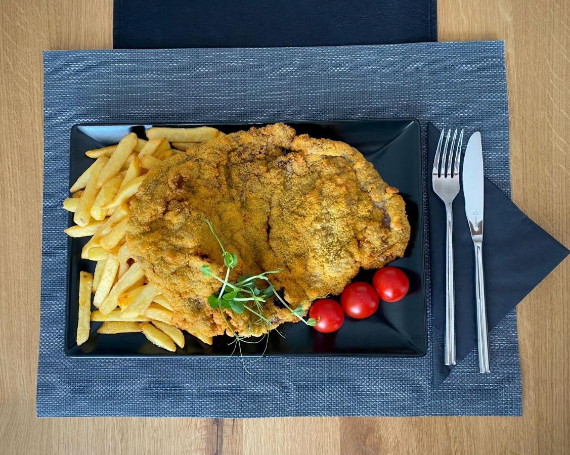 Martini Restaurant & Cazare Sebesel Exteriör bild